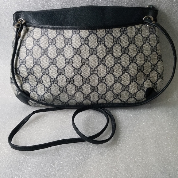 Authentic Vintage Gucci Crossbody - Picture 3 of 7